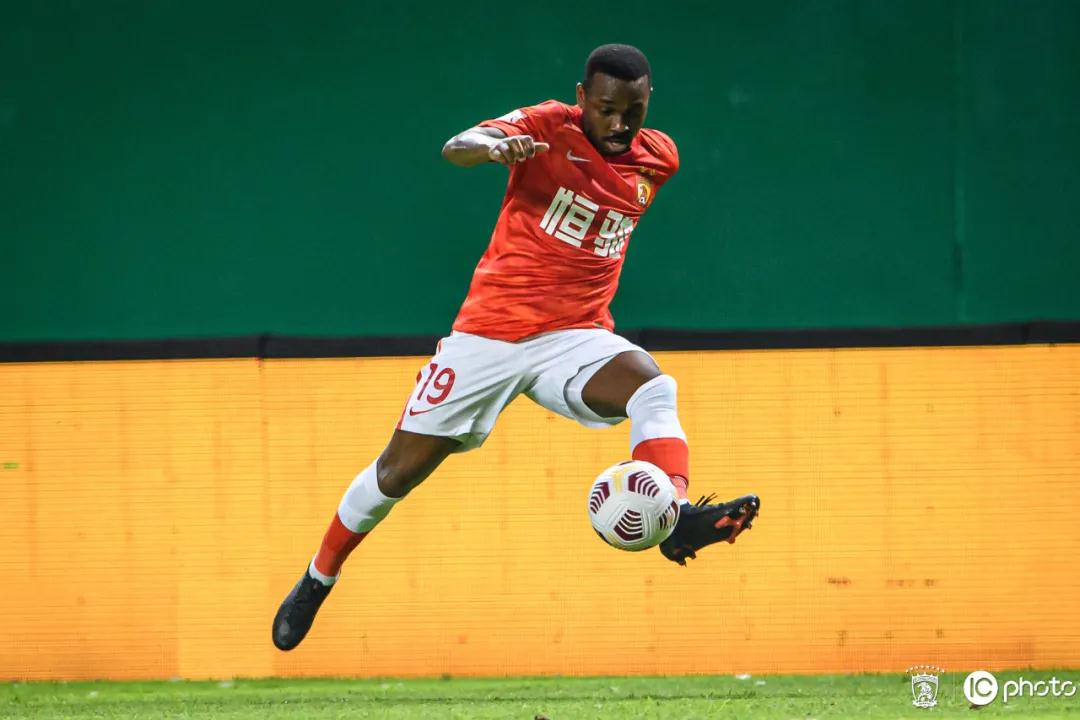 نتيجة مباراة الأهلي والزمالك اليوم في الدوري المصري