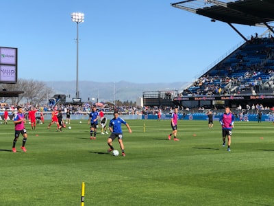 أفضل لاعب في النادي الأهليمن يستحق اللقب؟